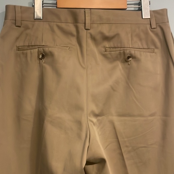 Eddie Bauer classic fit mens 34x 34 chino pants - Picture 6 of 7